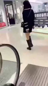 被操舒服吗？当你没被操过肯定不知道，我也想操，让男友等回来再操