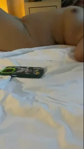 绿帽男把老婆送给spa男技师按摩，最后无套进入
