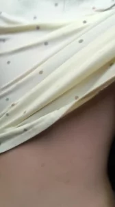 淫妻露出电梯内做爱