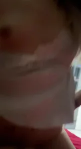 已婚人妻长相强烈反差，对白真实刺激，背着老公不要停求我操她