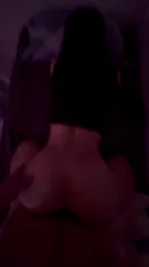 慕尼黑圆臀小美女